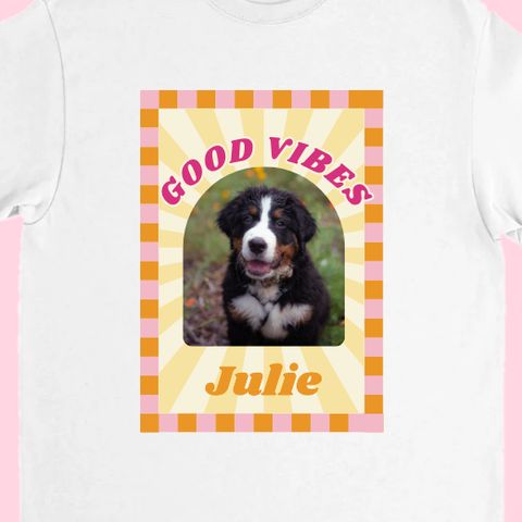 Thème Good vibes sur un tee-shirt personnalisé avec une photo