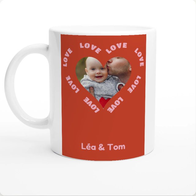 Love cœur theme on a mug, personalised with a photo