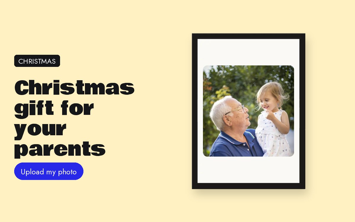 Christmas gift for your parents: a framed family photo